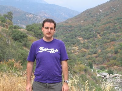Xose chupando c�mara en el valle que llevaba hacia el bosque de Sequoias.
