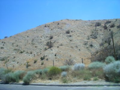 Colinas en San Fernando (saliendo de Los Angeles hacia el norte).