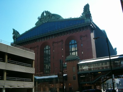 El edificio de d�a.