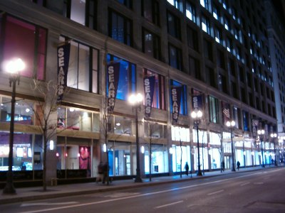 Los almacenes de Sears con venanas de     colores... ( creo que no se ven)