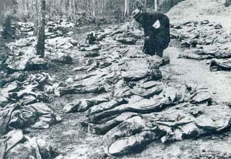 Các hố chôn tập thể tại rừng Katyn