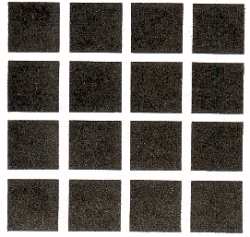 Fig.147.  En los puntos de intersecci�n de las franjas blancas de esta figura aparecen y desaparecen unas manchitas gris�ceas cuadradas, aunque en realidad las franjas son completamente blancas en toda su longitud.  La comprobaci�n puede hacerse tapando con un papel las filas contiguas de cuadrados negros.