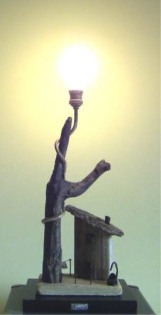 Lampada Scultura lignea dell'artista Lugo