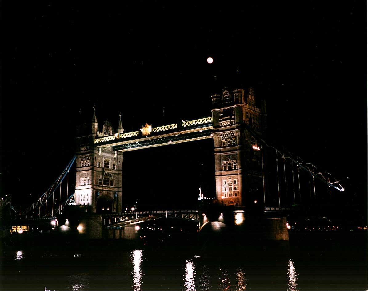 �۴� (London)