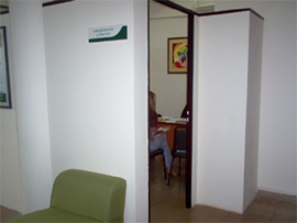Divisi�n de interiores terminada utilizando bloques de yeso.