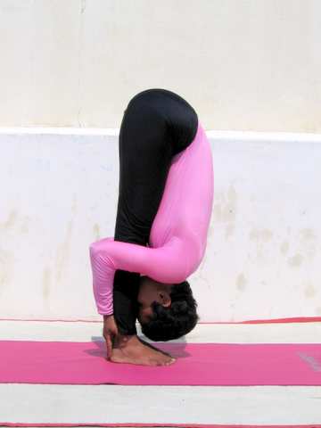 Padahastasana 