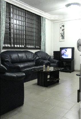 http://sg.geocities.com/yslc5830/1zp_245_1hall.JPG