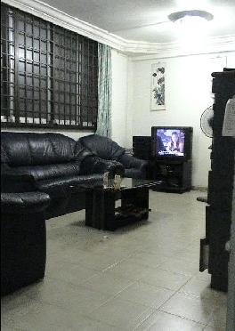 http://sg.geocities.com/yslc5830/1zp_245_2hallcornice.JPG