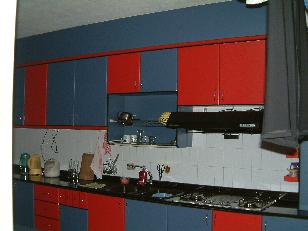 http://sg.geocities.com/yslc5830/1zp_328_4KitCab.JPG
