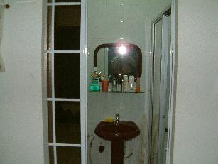 http://sg.geocities.com/yslc5830/1zp_328_9MasterToilet.JPG