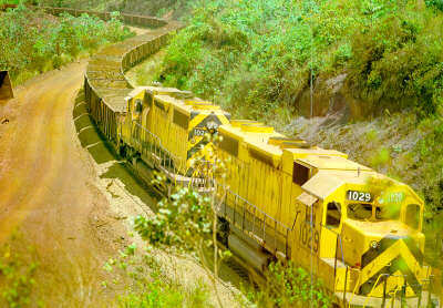 Ferrocarril, transportando hierro