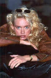 zitacasual1.jpg (60394 byte)