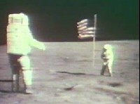 El hombre caminando en la luna. Video de la misi�n Apolo 11.