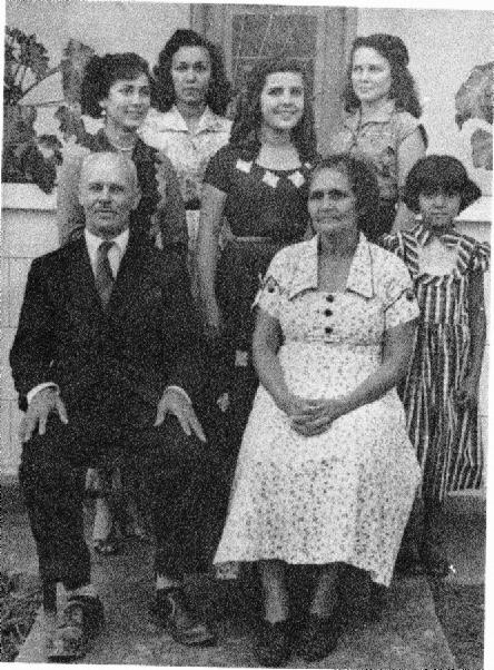Astrogildo and Maria Malheiros and sons (98k)