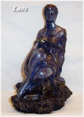 Mujer piernas cruzadas