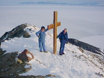 Observation Hill memorial cross