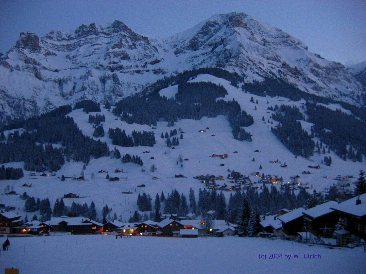 February 2004 - Blue winter evenings in the Alps  --> Click to enlarge to full size (1280x960 pixel, 242 KB)