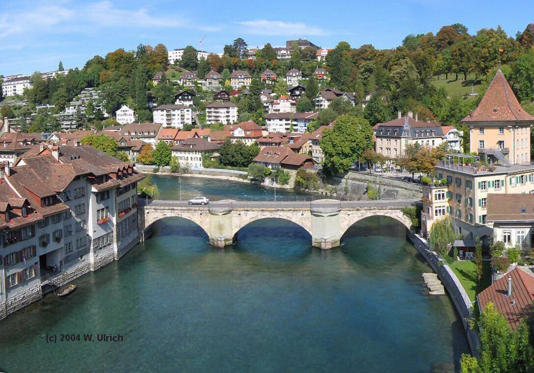 Untertorbr�cke (Lower Gate Bridge) in the old town of Bern, Switzerland  --  Photograph � 2004 by Werner Ulrich