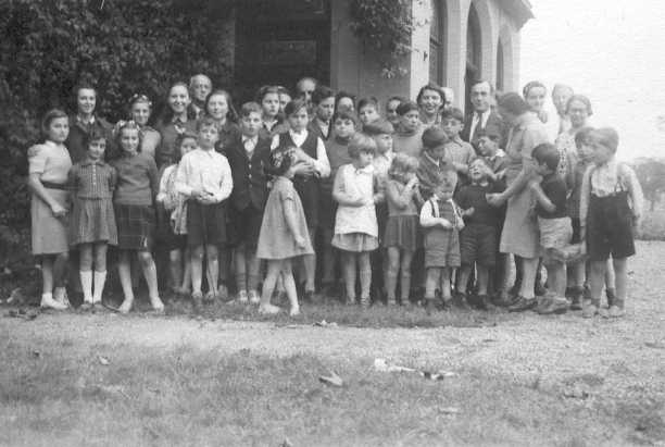 Den08_100.jpg (37484 bytes)