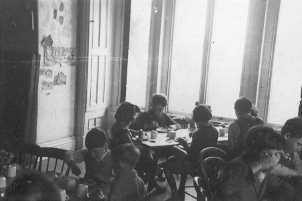 Den10_050.jpg (15095 bytes)