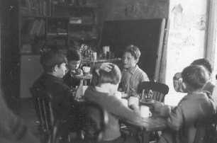 Den12_050.jpg (14439 bytes)