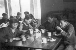 Den13_050.jpg (15978 bytes)