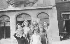 Den19_050.jpg (12637 bytes)