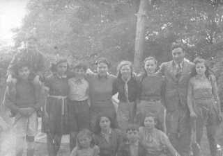 Den29_050.jpg (15758 bytes)