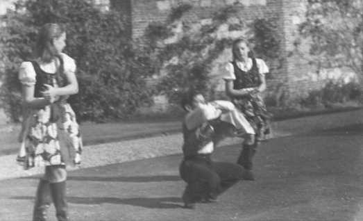 Edm22_050.jpg (23935 bytes)