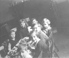 Lixi02_100.jpg (14753 bytes)