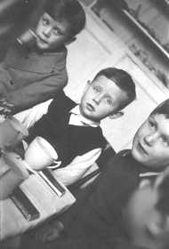 Lixi07_100.jpg (24440 bytes)