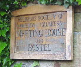 airton_hostel_sign.jpg (39511 bytes)