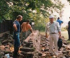 buildingadrystonewall.jpg (16420 bytes)