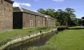 dunham_massey_6.jpg (41839 bytes)