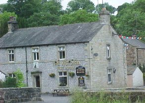 victoria_pub.jpg (49378 bytes)