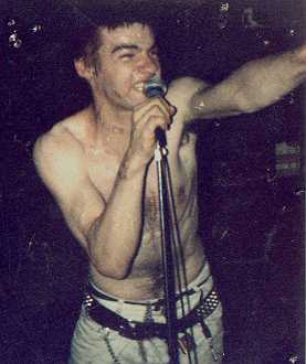 Peter live at Archies, Wolverhampton 1983 (DC Collection)