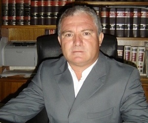 Dr. Carlos E. Silva