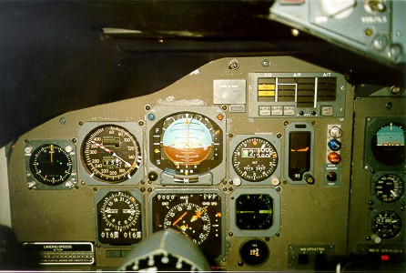 747mainpanel.jpg (52062 bytes)