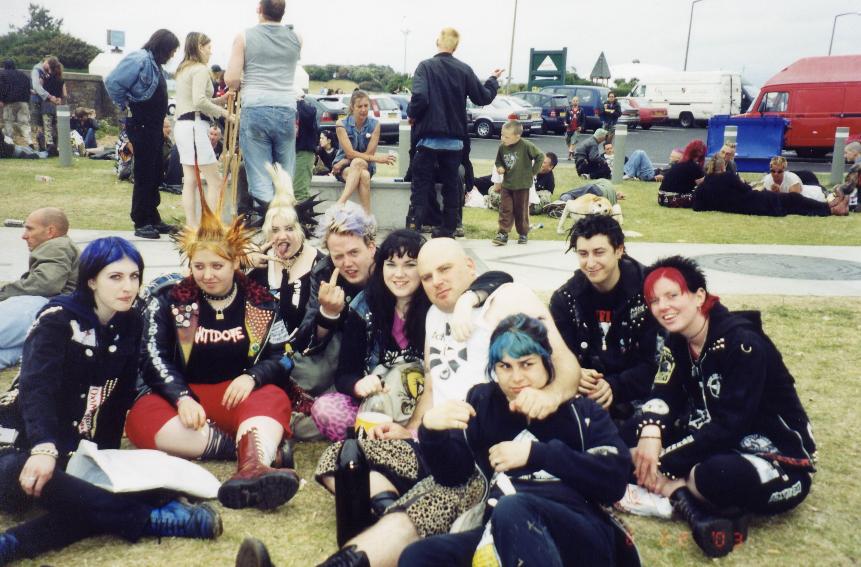 more friends and hanging out wit me newest friends, Boobie and Sharon WOOHOO