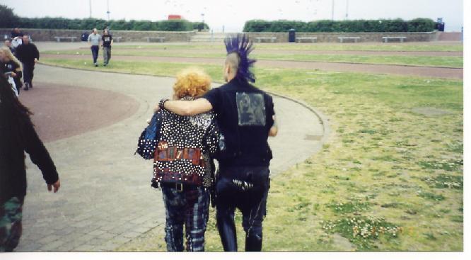 Troll and Eyeball doing the famous "All the Arms we Need"