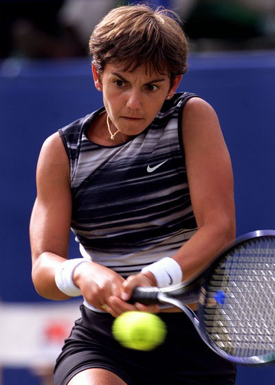 Final against Julie Halard-Decugis (41309 bytes)
