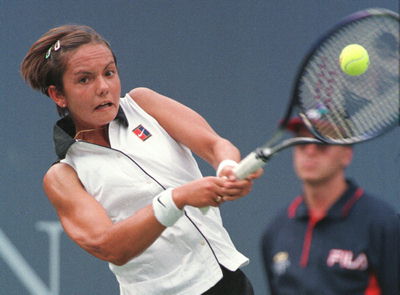 VanRoostBackhand.jpg (20915 bytes)