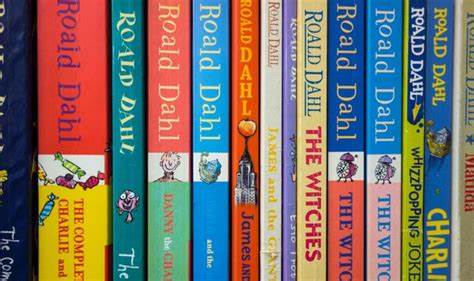 Un fallecido escritor ingl�s innovador en darnos historias que cautivaban a los ni�os al tiempo que divert�n a los adultos acaba de recibir tijeretazo a sus libros por lo que convirtieron en basura para que los wokes no se ofendan y se orinen en sus camas luego de leerlas. Otro ataque artero dado que el autor de esas obras ya no puede defenderse