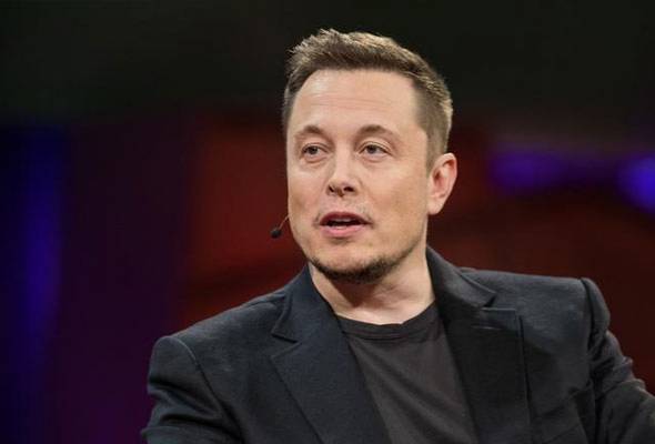 El magnate de los autom�viles el�ctricos dio un paso sorpresivo al adquirir la red social m�s influyente de la red, situaci�n que provoc� la ira de quienes hasta hace poco le encend�an incienso. Y as�, en cuesti�n de horas, Elon Musk pas� de ser "visionario" y "pieza clave en el combate al cambio clim�tico", a un monstruo autoritario, racista y eg�latra. Pero dif�cilmente el magnate habr�a tomado esta decisi�n sin tener algunos ases escondidos, algo que atestiguaremos los meses siguientes