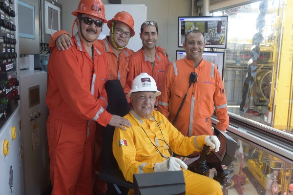 Desde la explosi�n en Hidalgo producto del huachicoleo, la frustrada rifa del avi�n, crecimiento econ�mico debajo del cero hasta Felipita, la prima inc�moda... todos ellos esc�ndalos que solo provocan bostezos a una prensa c�mplice que en otros sexenios vociferaba furiosa contra los gobernantes. Lo peor es que a esta 4T a�n le restan cuatro a�os...