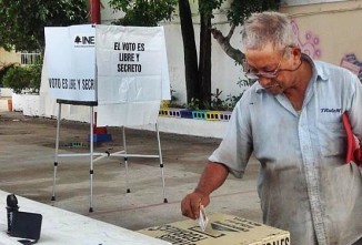 Es inevitable que, pasadas las elecciones intermedias, el rayito de la 4T se radicalizar� pol�ticamente, gane o pierda la mayor�a en la C�mara de Diputados. Pero su discurso perder� peligrosa p�lvora si se le logra arrebatar la hegemon�a que le resultar� indispensable para, ahora s�, terminar de hundir m�s a este pa�s. Quienes en otro momento fueron porristas de L�pez Obrador lo saben mejor que nadie