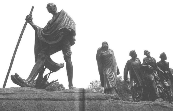 [Salzmarsch Denkmal]
