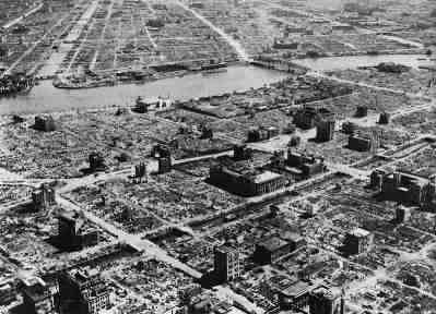 [Die Ruinen von Tokyo 1945]