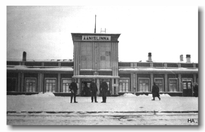Railway station of &Auml;&auml;nislinna.