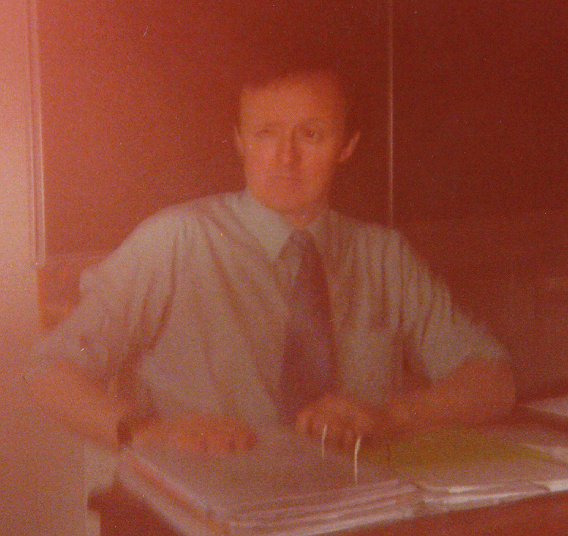 he's doing that funny thing with his eyes (Crap picture thanks to bad light) 